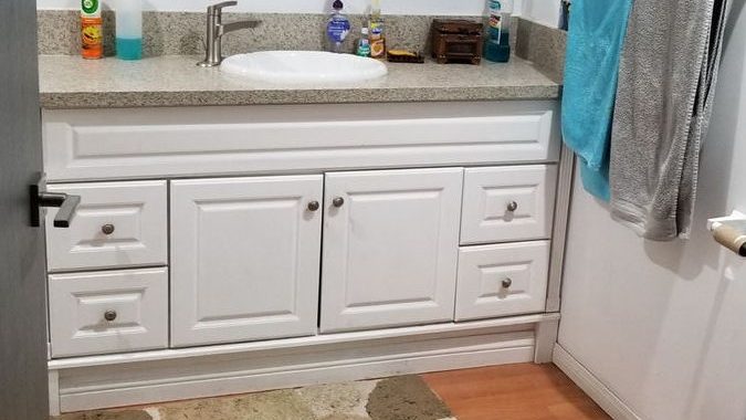 Third-floor bathroom set