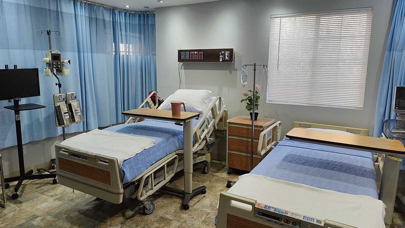 Recovery room with two Hill-Rom beds