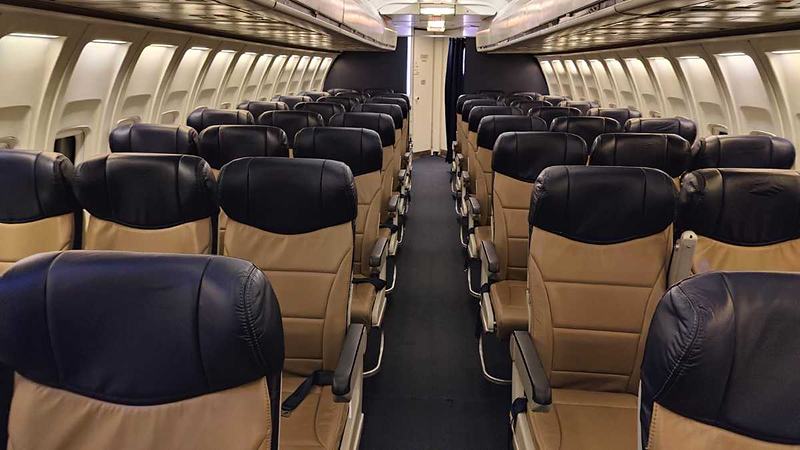 737 coach class seating